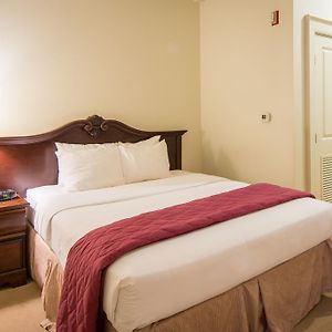 Queen Suite Disability Access